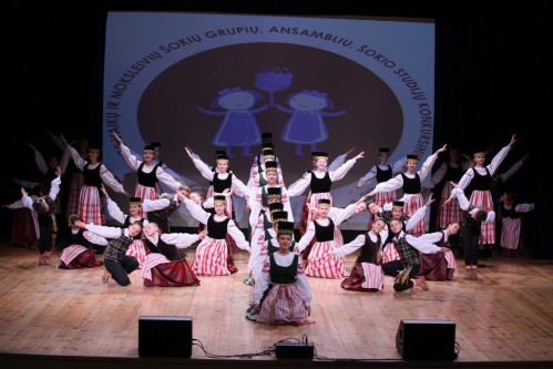  Mažeikių choreografijos mokyklos vaikų ir jaunimo
 liaudiškų šokių studija „Kauškutis